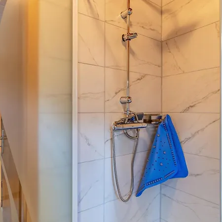 Haus Guenter Und Valeria アパート Gossersweiler-Stein