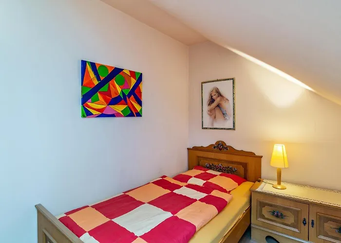 Haus Guenter Und Valeria Gossersweiler-Stein